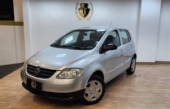 VOLKSWAGEN FOX 1.6 MI PLUS 8V FLEX 4P MANUAL VOLKSWAGEN FOX 1.6 MI PLUS 8V FLEX 4P MANUAL